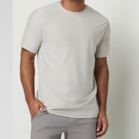 Vuori Men’s Stratotech Large T Shirt NWT Sealed in Original Packaging NWT - Picture 3 of 6